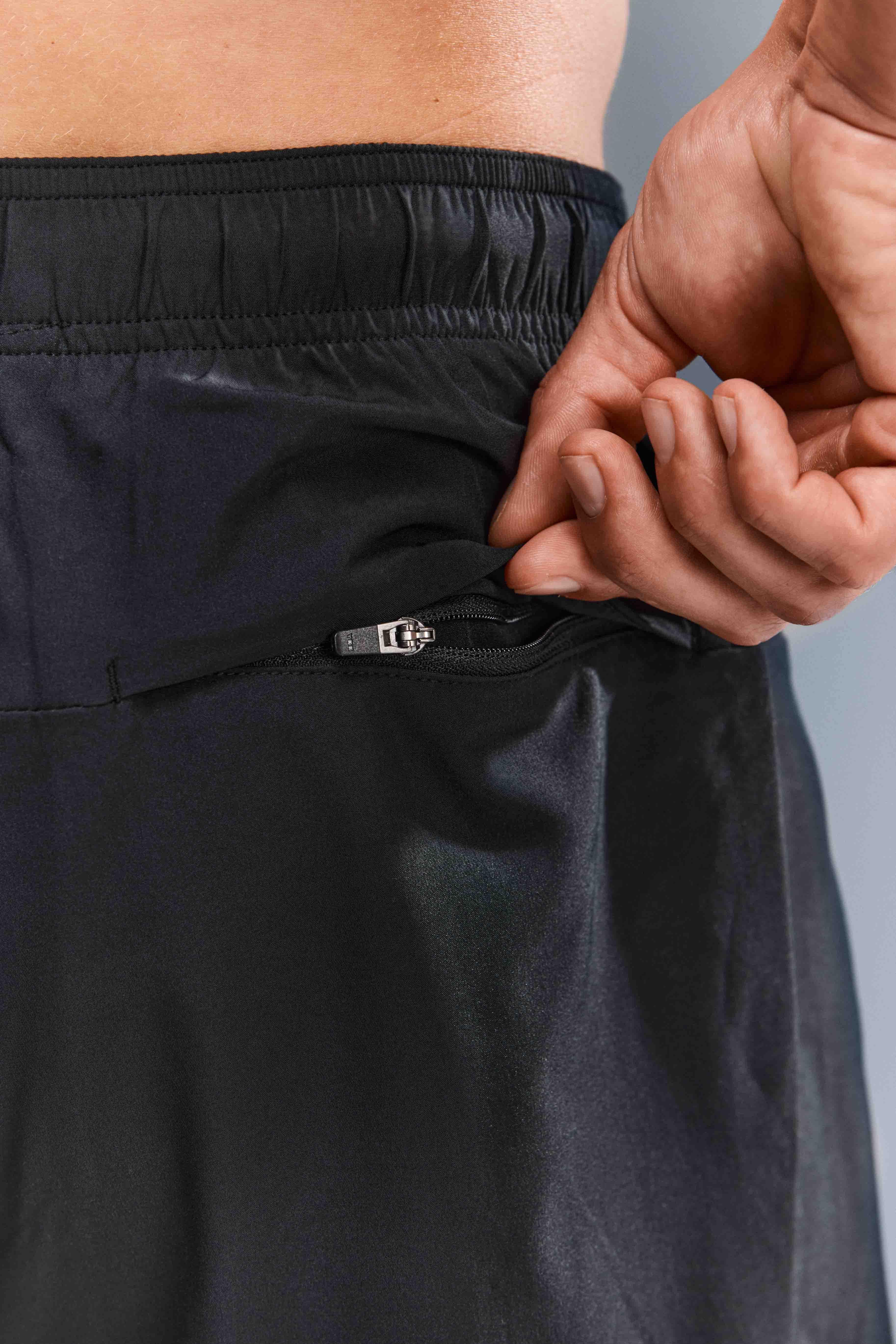 MEN'S MOTION SHORTS - BURNT BLACK