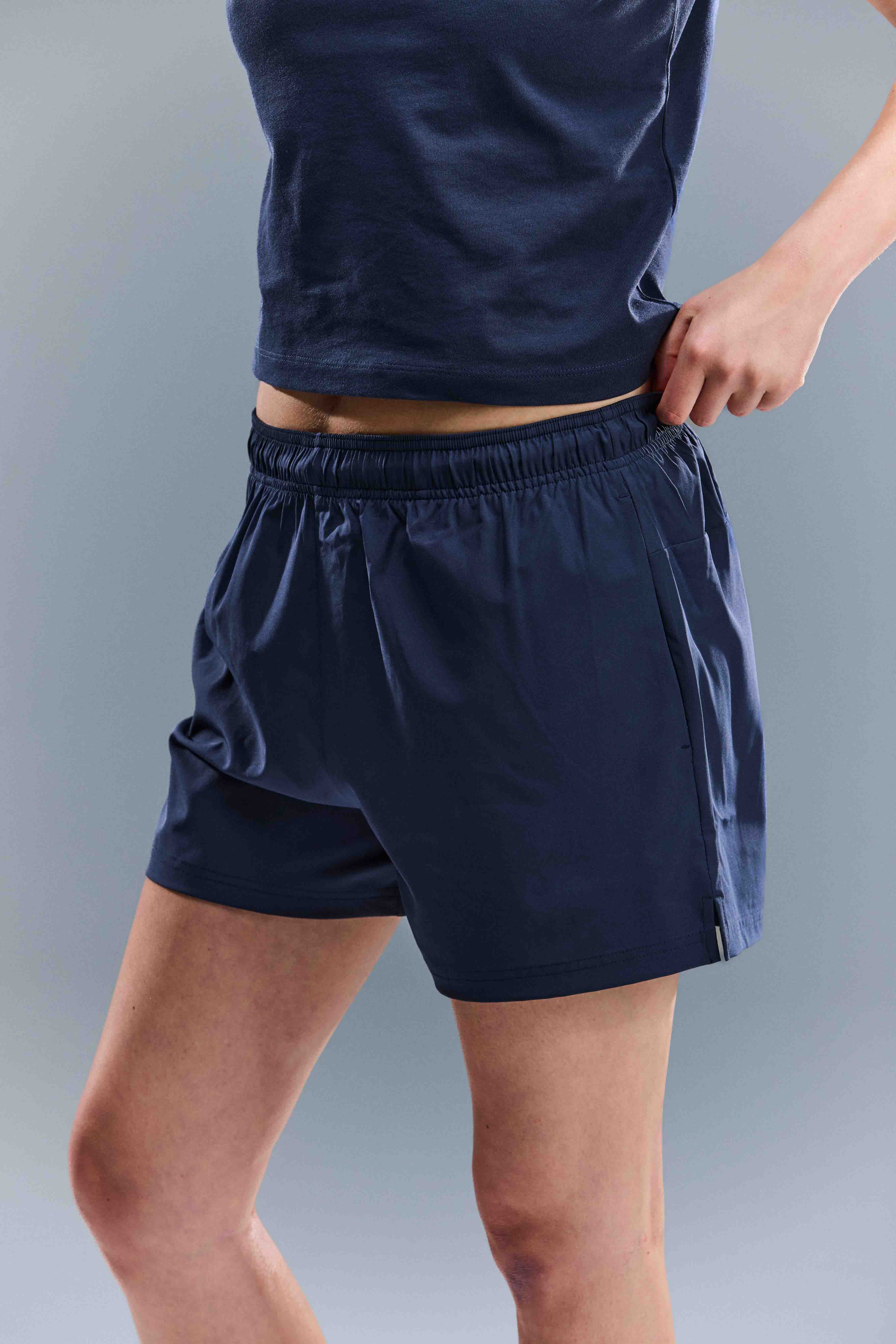 WOMEN'S MOTION SHORTS - TOASTED NAVY